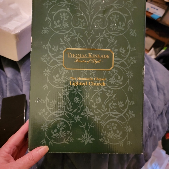 Thomas kinkade lighted church - Picture 2 of 2